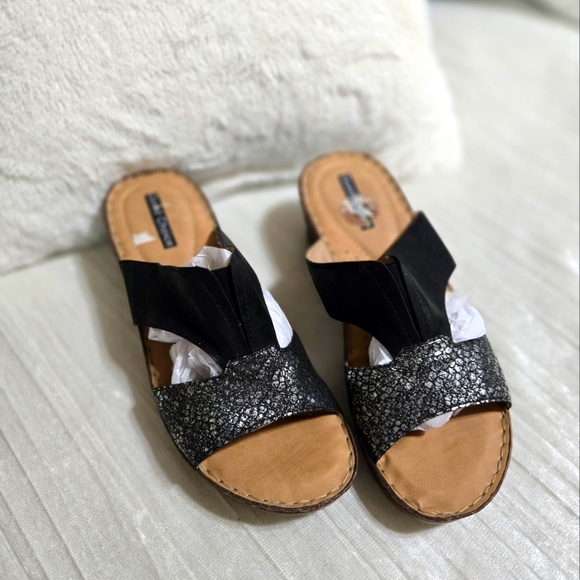 Good Choice Shoes - Black and Silver Women's Slide Sandals By Good Choice Size 8